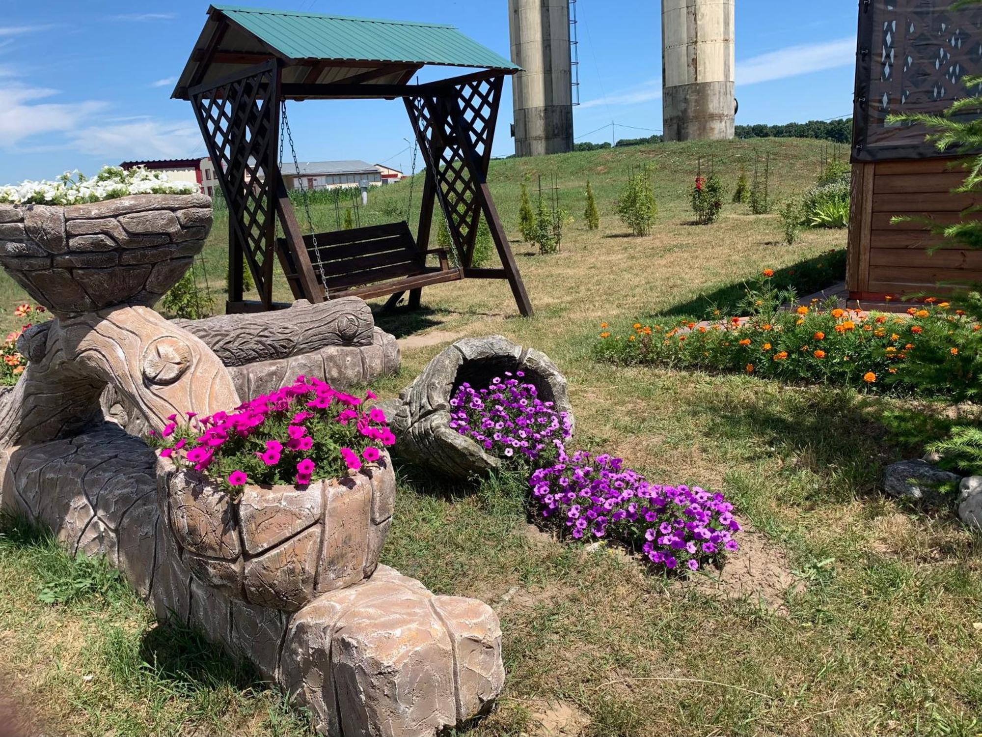 Hotel 7ya Krasnosilske Dış mekan fotoğraf